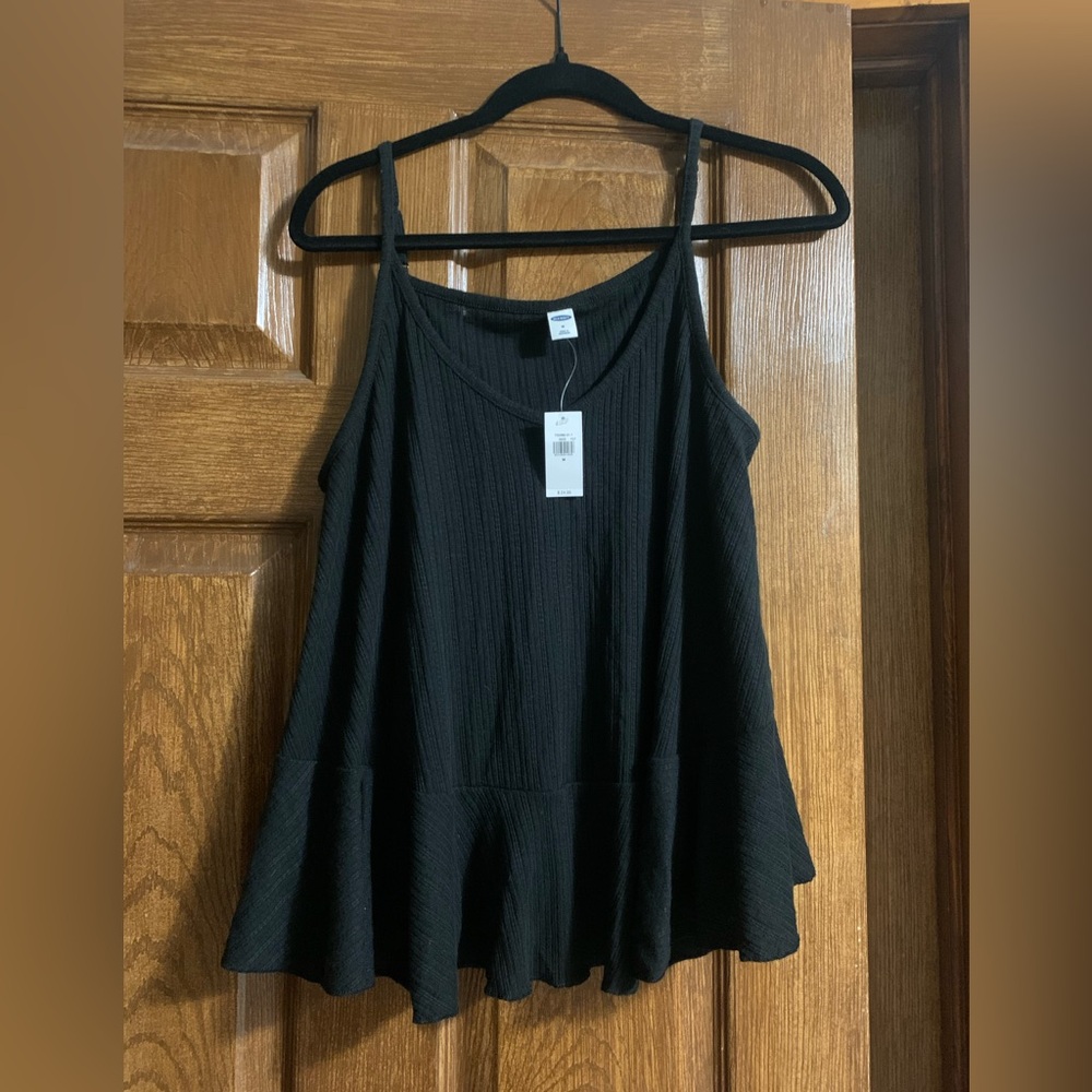 NWT Old Navy Black Flowy Peplum Top Size Medium